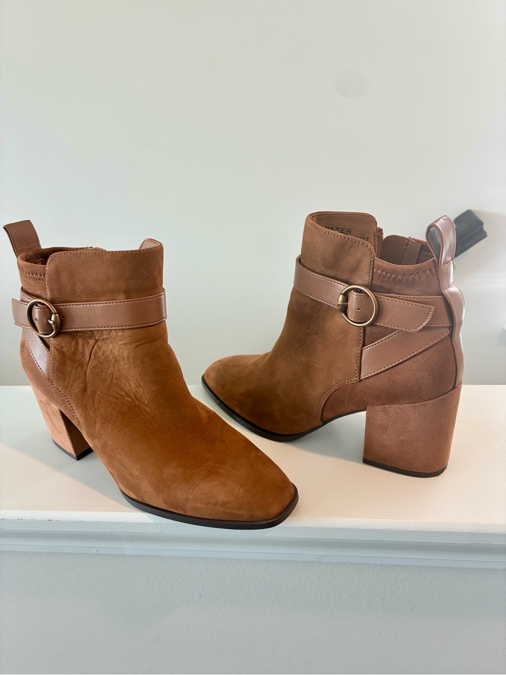 Vionic Women's Tan Suede Ankle Boots with Buckle Strap Size 8
